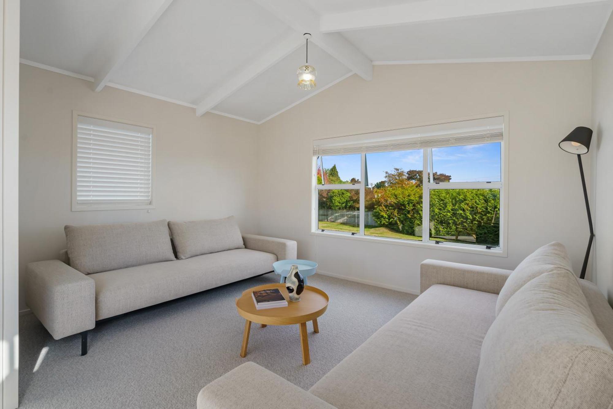 Villa Soak Up The Sun Lago Lago Taupo Exterior foto